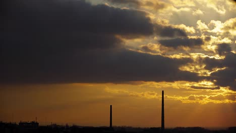 Wolkengebilde-Sonnenuntergang