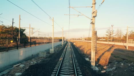 Ankunft-in-der-Station-in-Eskisehir-in-den-frühen-Morgenstunden-Personenzug