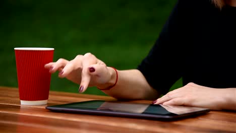 Hands-Using-Tablet