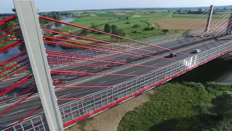 Aérea-de-la-moderna-carretera-puente-Cable-permanecido-en-Río