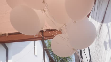 globos-blancos-para-una-celebración-o-fiesta