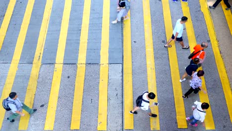 Busy-pedestrian-crossing-at-Hong-Kong---time-lapse