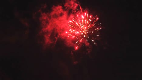 Feuerwerk-in-den-Himmel.-Jahr-feiern.