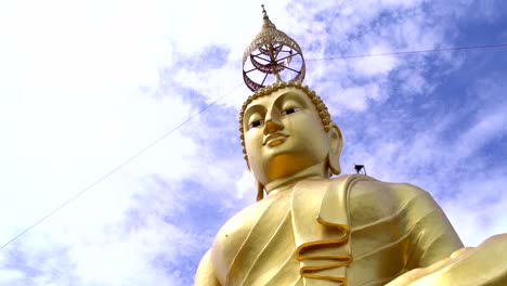 Golden-Buddha-statue-on-top-of-Tiger-cave-temple