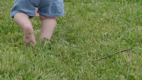 Mother-Teaching-Baby-to-Walk