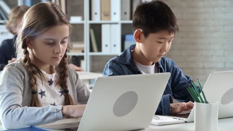 Laptops-in-Primary-School