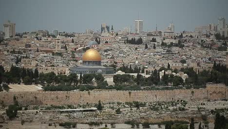 Video-view-of-the-old-city-of-Jerusalem-and-the-dome-of-the-El-Aqsa-Mosque-on-the-Temple-Mount.Israel,Jerusalem,May-2018