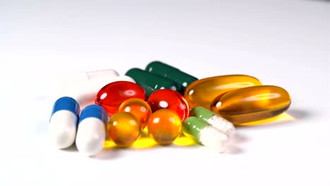 many-pills-and-vitamins-of-different-colors