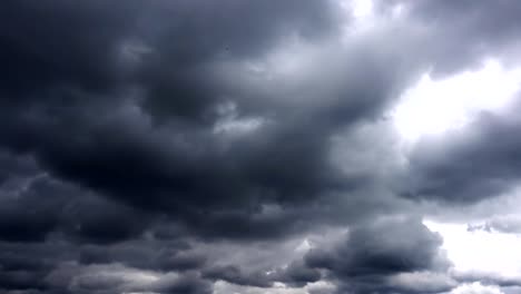 Nubes-tempestuoso-cinemática-oscura-épica-Timelapse