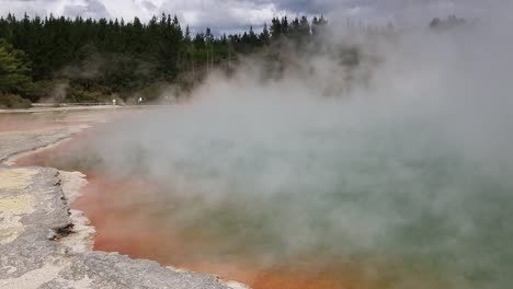 In-Wai-o-Tapu-Reserve---Champagne-Pool