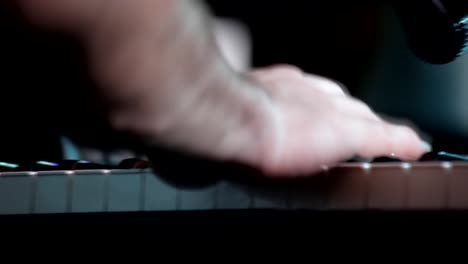 Musician-playing-the-piano