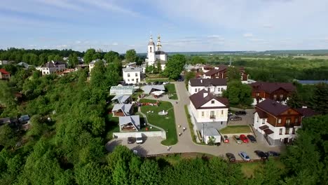 Kirche-im-alten-Dorf