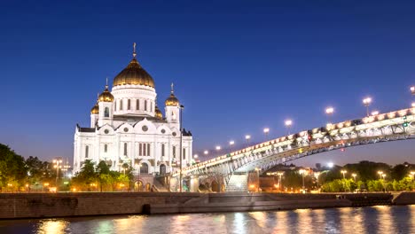 Moscow-city-skyline-day-to-night-sunset-timelapse-at-Cathedral-of-Christ-the-Saviour-and-bridge-over-Moscow-River,-Moscow-Russia-4K-Time-Lapse