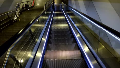 Bewegung-auf-der-Rolltreppe.