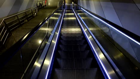 Bewegung-auf-der-Rolltreppe.