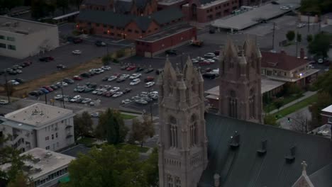 toma-aérea-del-centro-de-lago-salado-puesta-del-sol-y-Catedral