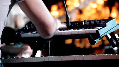 Musician-playing-the-piano