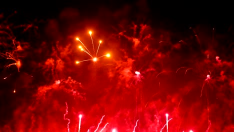 Coloridos-fuegos-artificiales-estallando-en-el-cielo-nocturno.-Celebraciones-y-eventos-en-colores-brillantes.