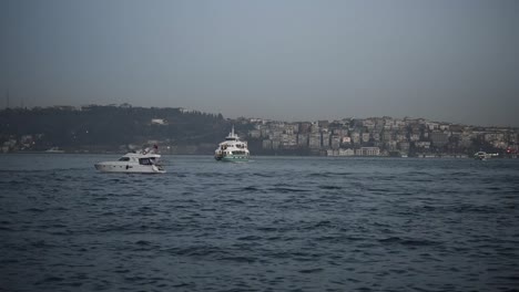 ferryboat-on-Istanbul-bosphorus,-Turkey