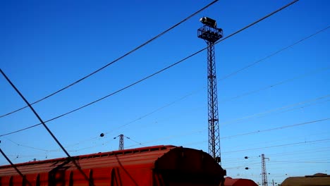 Fracht-Beförderung-von-der-Eisenbahn-Zug.