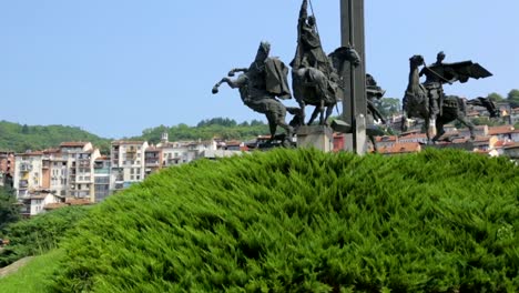 Denkmal-in-bulgarischen-Stadt