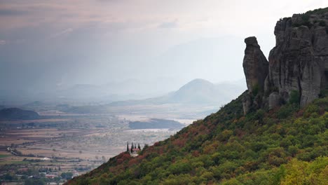 Varlaam-Kloster-in-Meteora,-Griechenland.-Zeitraffer