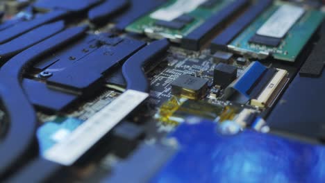 Inside-laptop-motherboard-repair-cervice-v01