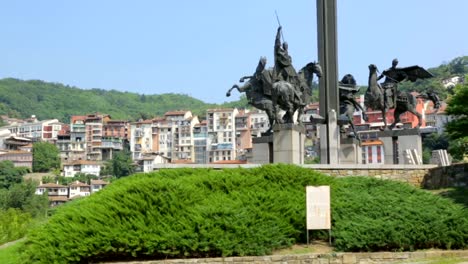 Denkmal-in-bulgarischen-Stadt