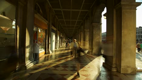 Piazza-San-Marco-in-Venedig