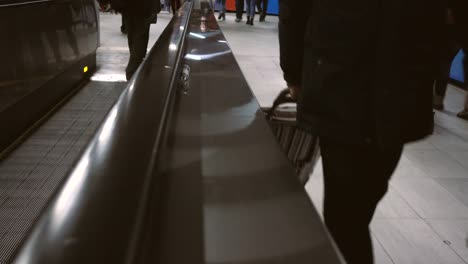 People-and-escalators-in-the-underground