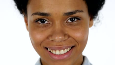 Sonriente-mujer-negro-labios-de-cerca