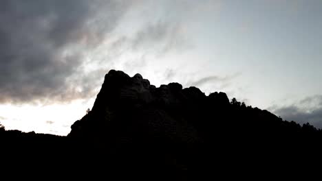 clouds-pass-over-mount-rushmore