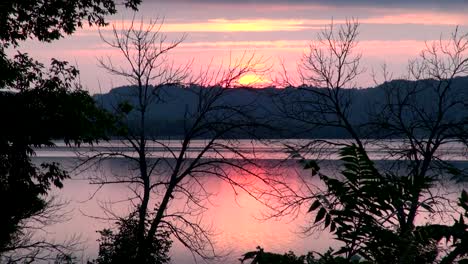 Río-Mississippi-atardecer-rosa