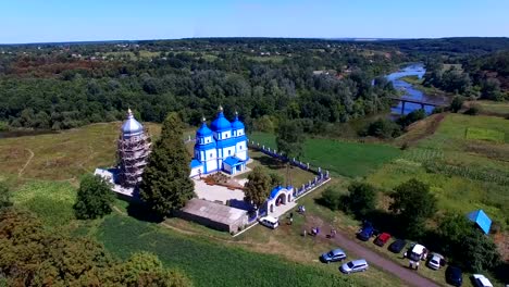 Iglesia-in-small-town