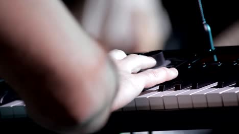 Musician-playing-the-piano