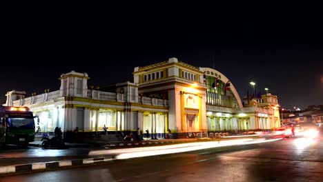 Timelapse-nocturna-en-la-estación-de-Hua-Lamphong-tren,-Bangkok,-Tailandia