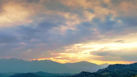 Time-lapse-nubes-y-Mountians-(UltraHD-4K)