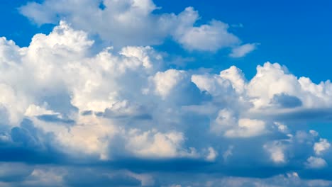 Time-lapse-of-blue-sky-and-clouds.