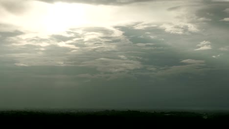 Timelapse-colorful-dramatic-sky-with-cloud-at-Sunrise