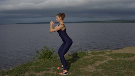 Yoga-woman-in-sportswear,-yogi-practice-outdoor