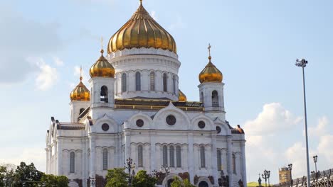 Moskau:-Kathedrale-von-Christus-der-Erlöser-Ansicht-vom-Fluss