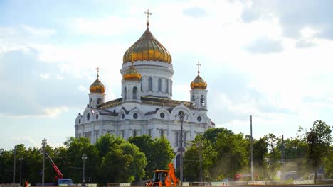 Moskau:-Kathedrale-von-Christus-der-Erlöser-Ansicht-vom-Fluss