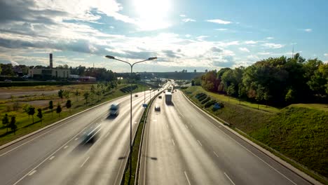 Evening-traffic-on-the-highway,-time-lapse