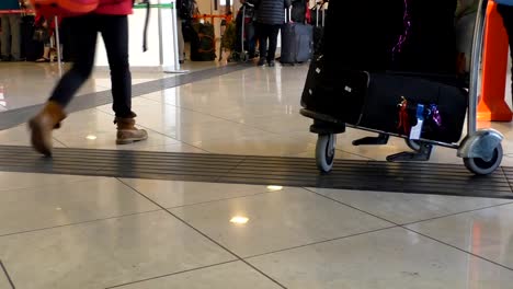 People-and-luggage-at-airport