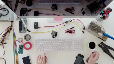 Electronics-engineer-working-on-a-computer