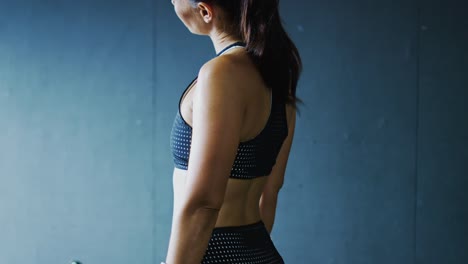 Woman-Boxing-in-the-Gym