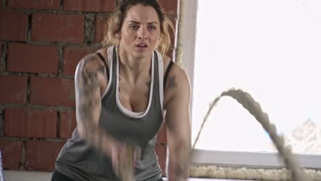 Woman-Doing-Battle-Rope-Workout