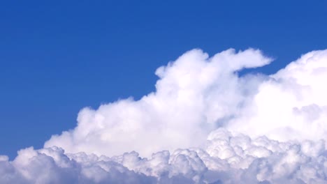 Soft-Smooth-Heavenly-Clouds-on-Clear-Sky-in-Sunny-Day