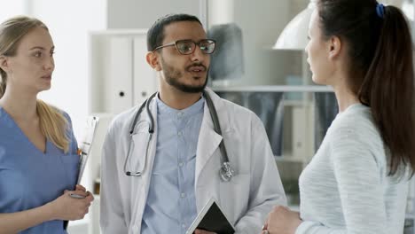 Patient-Asking-Questions-to-Two-Doctors