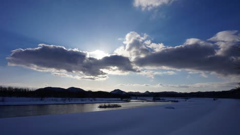 Material-de-archivo-resolución-escena-k-4-Time-lapse-de-dramática-puesta-del-sol-invierno